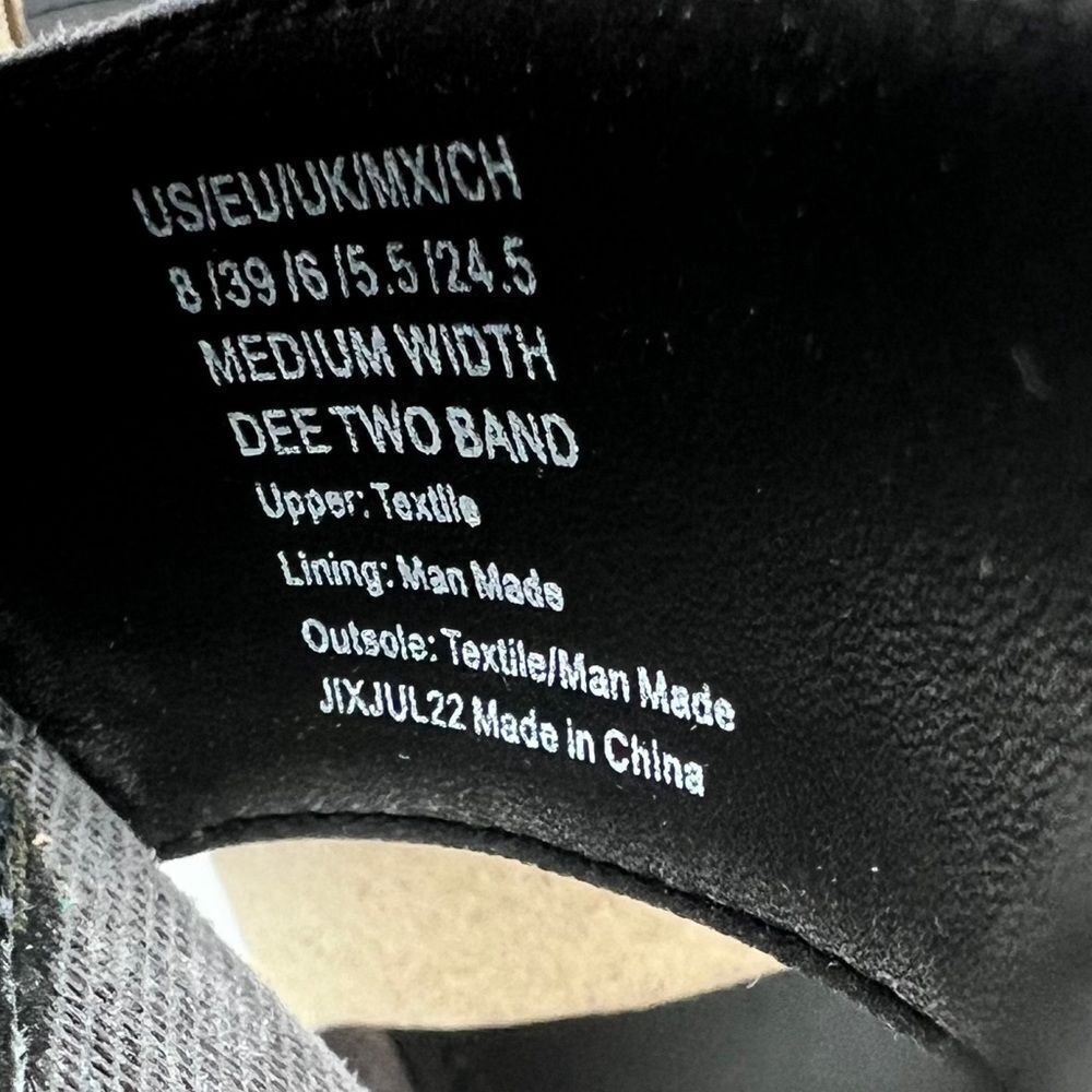 Kenneth Cole Dee Sandals - Picture 7 of 9